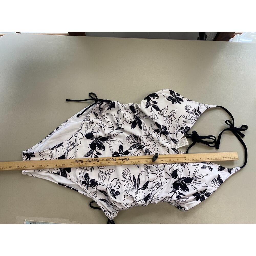 Cupshe One Piece Swimsuit Womens XL Floral Ruched Sides Halter Black White NEW - Picture 14 of 15